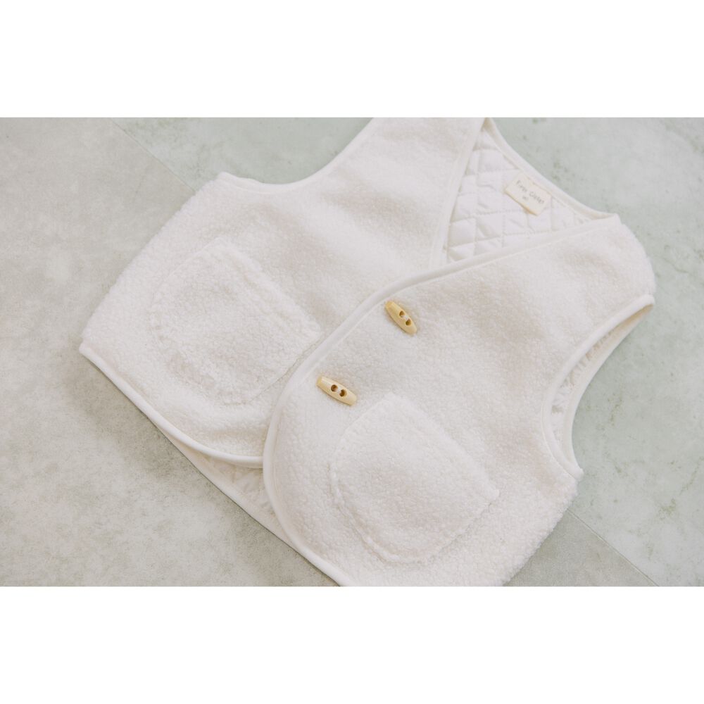 FirstCloset×mioさん】ボアベスト オフホワイト×80cm | マタニティ