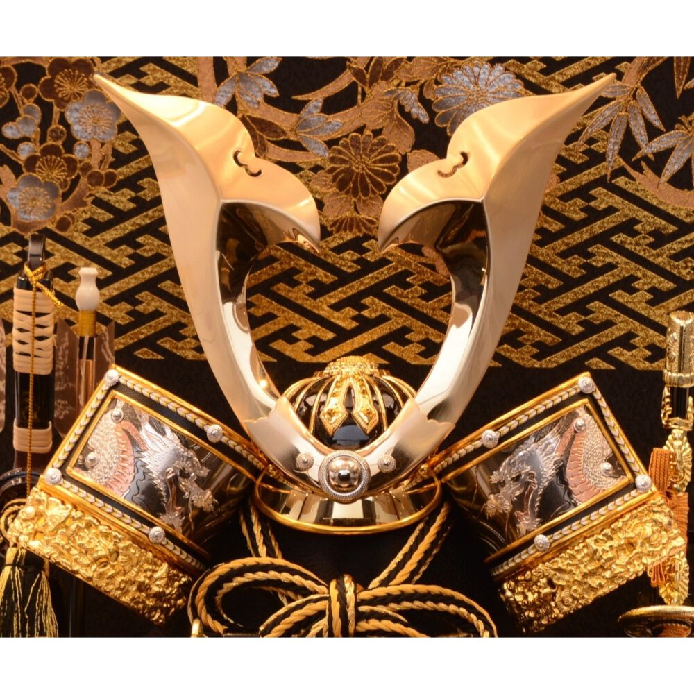 五月人形】兜ケース飾り「立体鍬形紗綾形に花丸文様」（538758