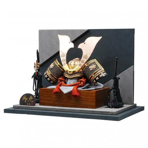 【五月人形】兜ケース飾り「ブロンズ調兜衝立付きアクリル」（538903）トイザらス・ベビーザらス限定【メーカー直送】