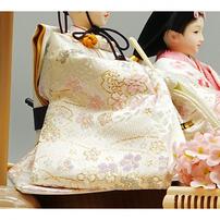 【雛人形】ケース親王飾り「枝桜刺繍御簾付パノラマアクリル」（322722）