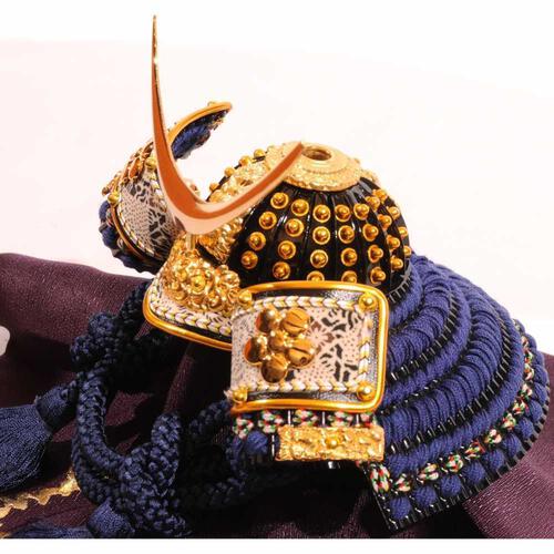 【五月人形】兜飾り 収納飾り「伊達政宗 青絲縅木目調」 (536689) コンパクト 男の子 トイザらス・ベビーザらス限定【メーカー直送】