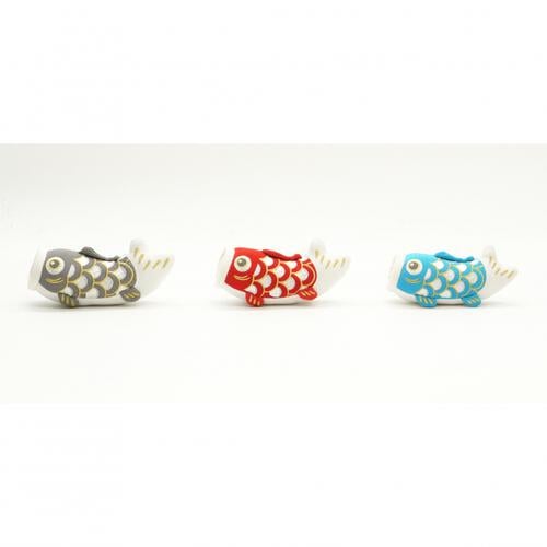 【五月人形】兜飾り 床飾り「赤糸縅アーチ型木目三色鯉」（536673）コンパクト おしゃれ 初節句 男の子 端午の節句【メーカー直送】