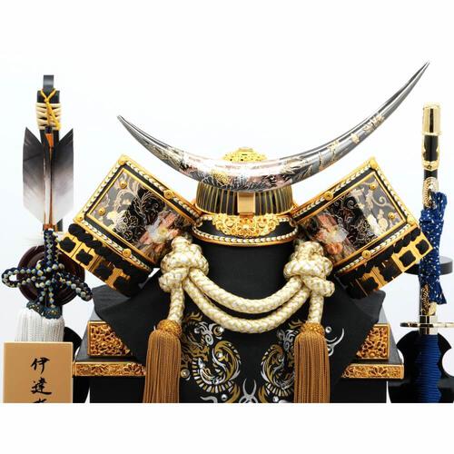 【五月人形】兜飾り ケース飾り「伊達政宗 牡丹彫金青黒ぼかし」 (538734) 男の子 トイザらス・ベビーザらス限定【メーカー直送】