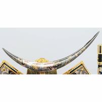 【五月人形】兜飾り ケース飾り「伊達政宗 牡丹彫金青黒ぼかし」 (538734) 男の子 トイザらス・ベビーザらス限定【メーカー直送】