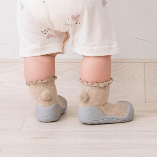 アティパス ポンポン ベビーソックスシューズ 12.5cm POM-POM ミディアムベージュ