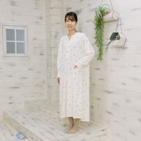 SNOOPY スヌーピー 長袖前開きワンピースパジャマ 総柄 ホワイト&times;M-L ベビーザらス限定