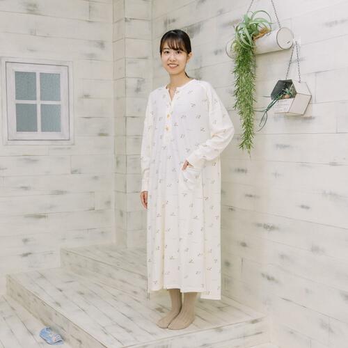 SNOOPY スヌーピー 長袖前開きワンピースパジャマ 総柄 ホワイト&times;M-L ベビーザらス限定