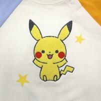 monpoke モンポケ トレーナー 袖配色 サガラ刺繍 ピカチュウ ナチュラル×100cm
