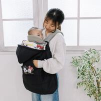 Disney ディズニー 抱っこ紐ケープ 中綿 ポンポン付き ミッキー＆ミニー ベビーザらス限定