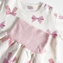 長袖腹巻付きパジャマ ニットキルト リボン柄 アイボリー&times;80cm ベビーザらス限定