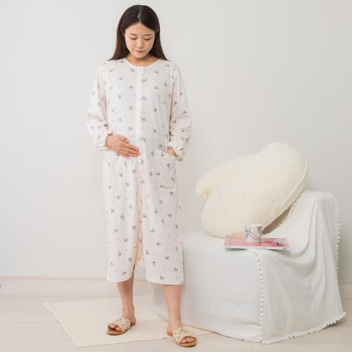Petit jouet for maternity プティジョエット 長袖ワンピースパジャマ ロンパース型 スムース ネコ柄(ピンク×L-LL)