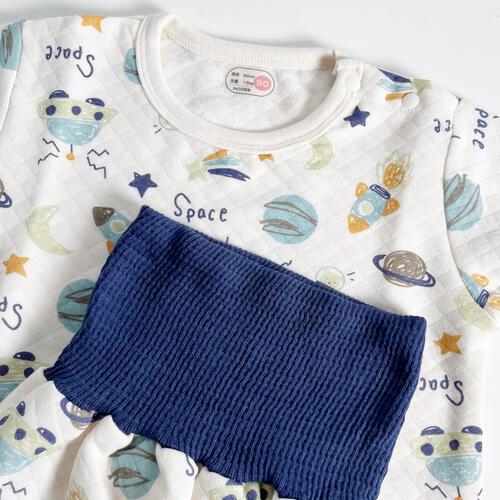 長袖腹巻付きパジャマ ニットキルト 宇宙柄 ネイビー&times;80cm ベビーザらス限定