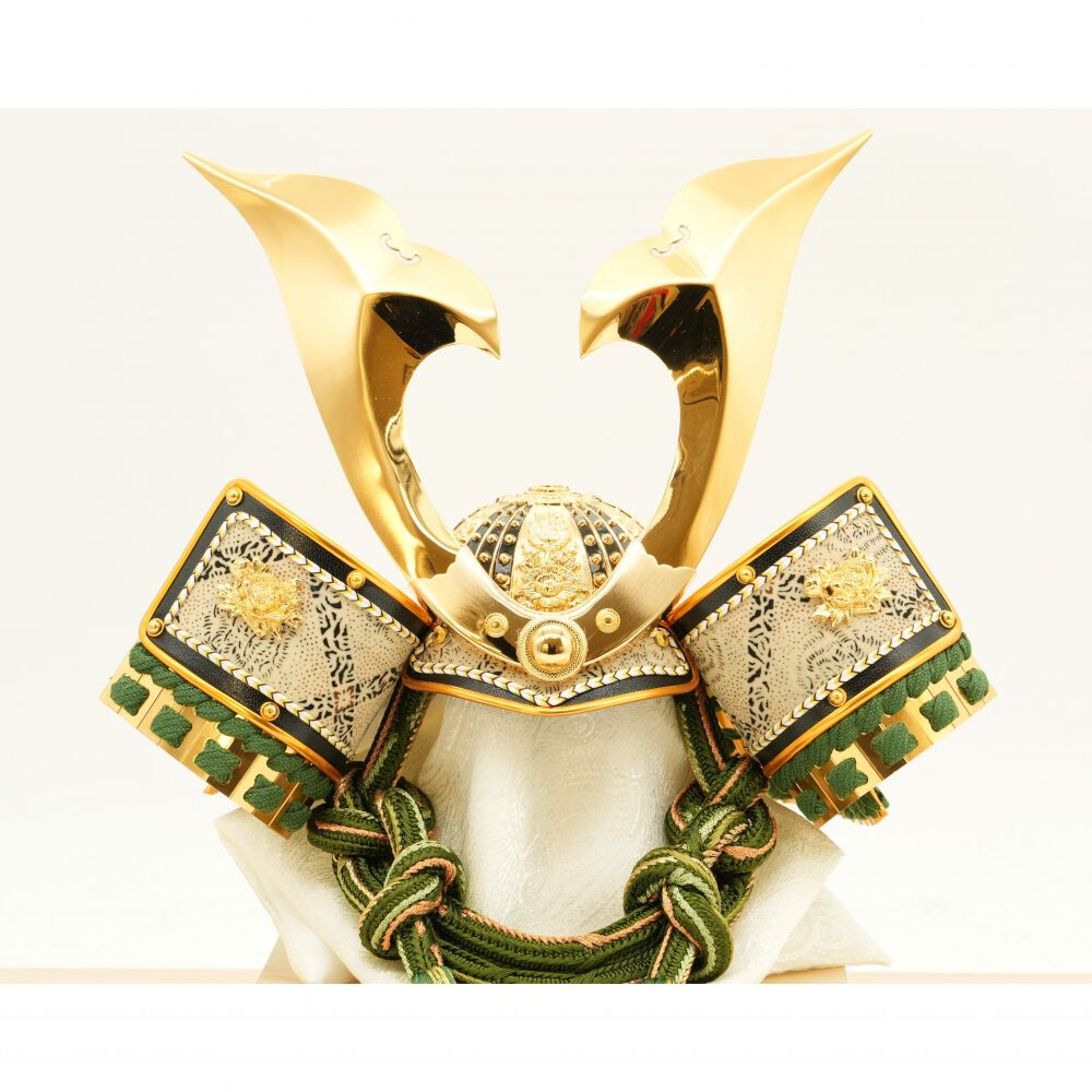 五月人形】兜飾り 床飾り「金彩レリーフ木目調」（536647）コンパクト