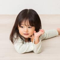 長袖腹巻付きパジャマ ニットキルト デイジー柄 ミントグリーン&times;90cm ベビーザらス限定