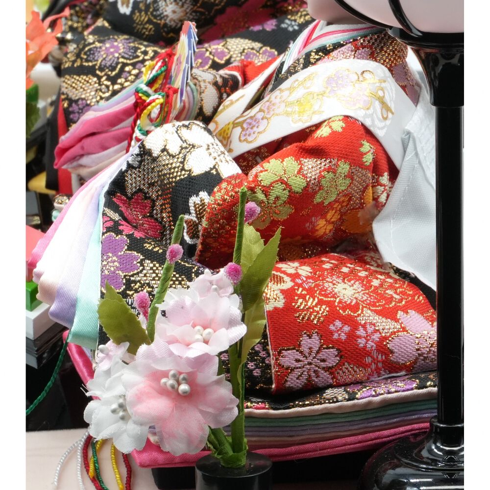 雛人形】ケース親王飾り「桜刺繍茶ぼかしアクリル」（322125