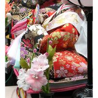 【雛人形】ケース親王飾り「桜刺繍茶ぼかしアクリル」（322125）