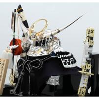 【五月人形】兜飾り ケース飾り「上杉謙信 金銀唐草前立アクリルケース」 (538709)コンパクト トイザらス・ベビーザらス限定【メーカー直送】