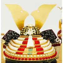 【五月人形】兜ケース飾り「沢瀉縅鏡付きアクリル」（538371）トイザらス・ベビーザらス限定【メーカー直送】