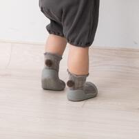 アティパス ポンポン ベビーソックスシューズ 11.5cm POM-POM カーキ