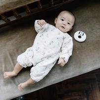 SNOOPY 長袖フィットオール マスコット付き 格子キルト 総柄 スヌーピー ナチュラル×50-60cm ベビーザらス限定