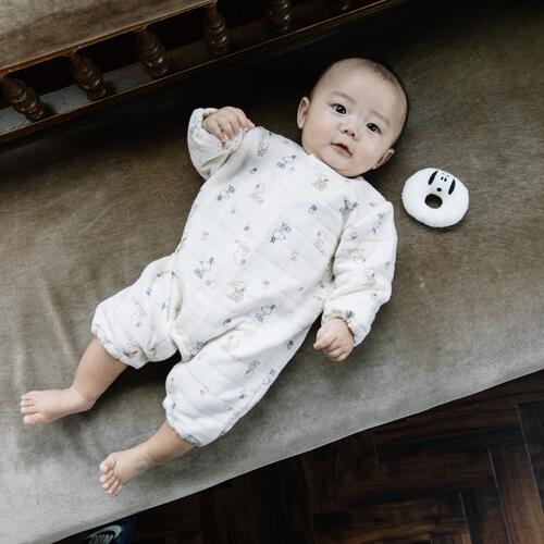 SNOOPY 長袖フィットオール マスコット付き 格子キルト 総柄 スヌーピー ナチュラル×50-60cm ベビーザらス限定