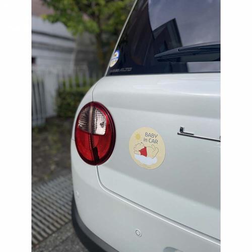 セーフティーサイン マグネット (くまのプーさん) カーアクセサリー 付けはずし簡単 ベビーインカー