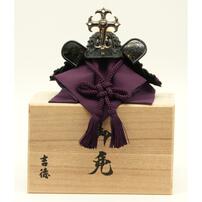 【五月人形】兜床飾り「桐箱入り兜 織田」（525099）トイザらス・ベビーザらス限定【メーカー直送】