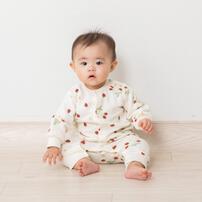 長袖カバーオール ニットキルト イチゴ柄 レッド×70cm ベビーザらス限定