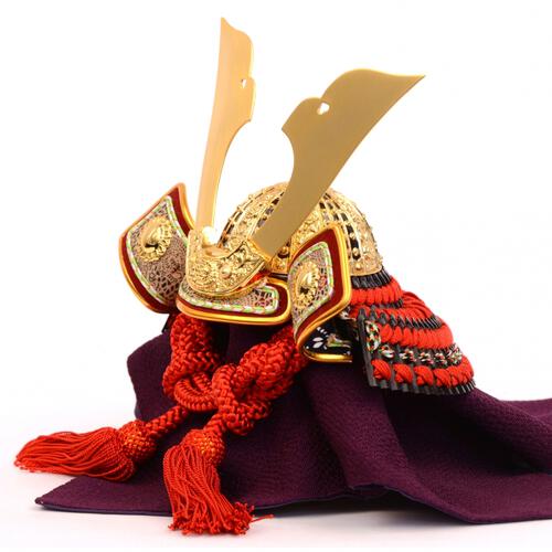 【五月人形】兜飾り 床飾り「赤糸縅アーチ型木目三色鯉」（536673）コンパクト おしゃれ 初節句 男の子 端午の節句【メーカー直送】