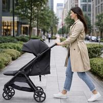 【2026年4月16日発売予定】Piccolina STRADA CARBON ピッコリーナ ストラーダカーボン 軽さ&times;強さ&times;美しさを兼ね備えた次世代ベビーカー 1カ月頃～4歳頃