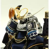 【五月人形】兜ケース飾り「上杉謙信青ぼかし丸形アクリル」（538746）トイザらス・ベビーザらス限定【メーカー直送】