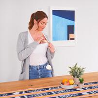 メデラ ソロハンズフリー電動さく乳器