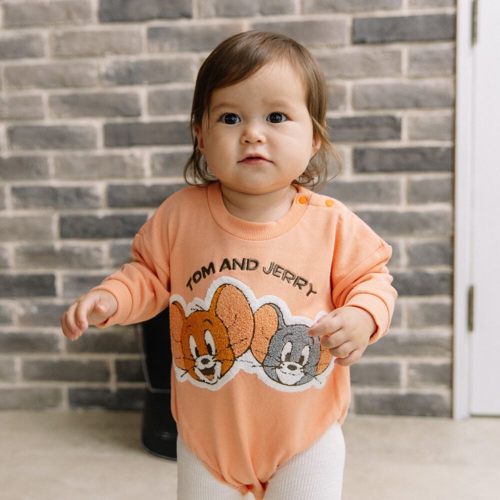TOM&JERRY トムとジェリー 長袖さがらボディスーツ ドッカン オレンジ