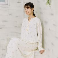 SNOOPY スヌーピー 長袖前開きワンピースパジャマ 総柄 ホワイト&times;M-L ベビーザらス限定