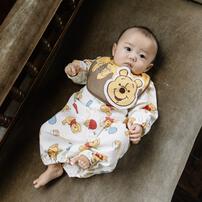 Disney ディズニー 新生児2WAYドレス 長袖 スタイ付き 総柄 くまのプーさん 50-70cm