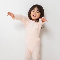 【Babies&ldquo;R&rdquo;Us&times;】着心地おばけ ニットキルト 腹巻付きパジャマ 苺ミルク&times;80cm