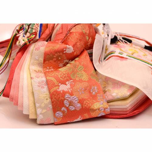 【雛人形】収納飾り 親王飾り「桜刺繍格子屏風けやき塗」 (605841)ひな人形 ひな祭り おしゃれ トイザらス・ベビーザらス限定【メーカー直送】