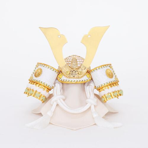 【五月人形】兜飾り 収納飾り「白薄緑縅金小札茶木目」初節句 男の子 端午の節句 トイザらス・ベビーザらス限定【メーカー直送】