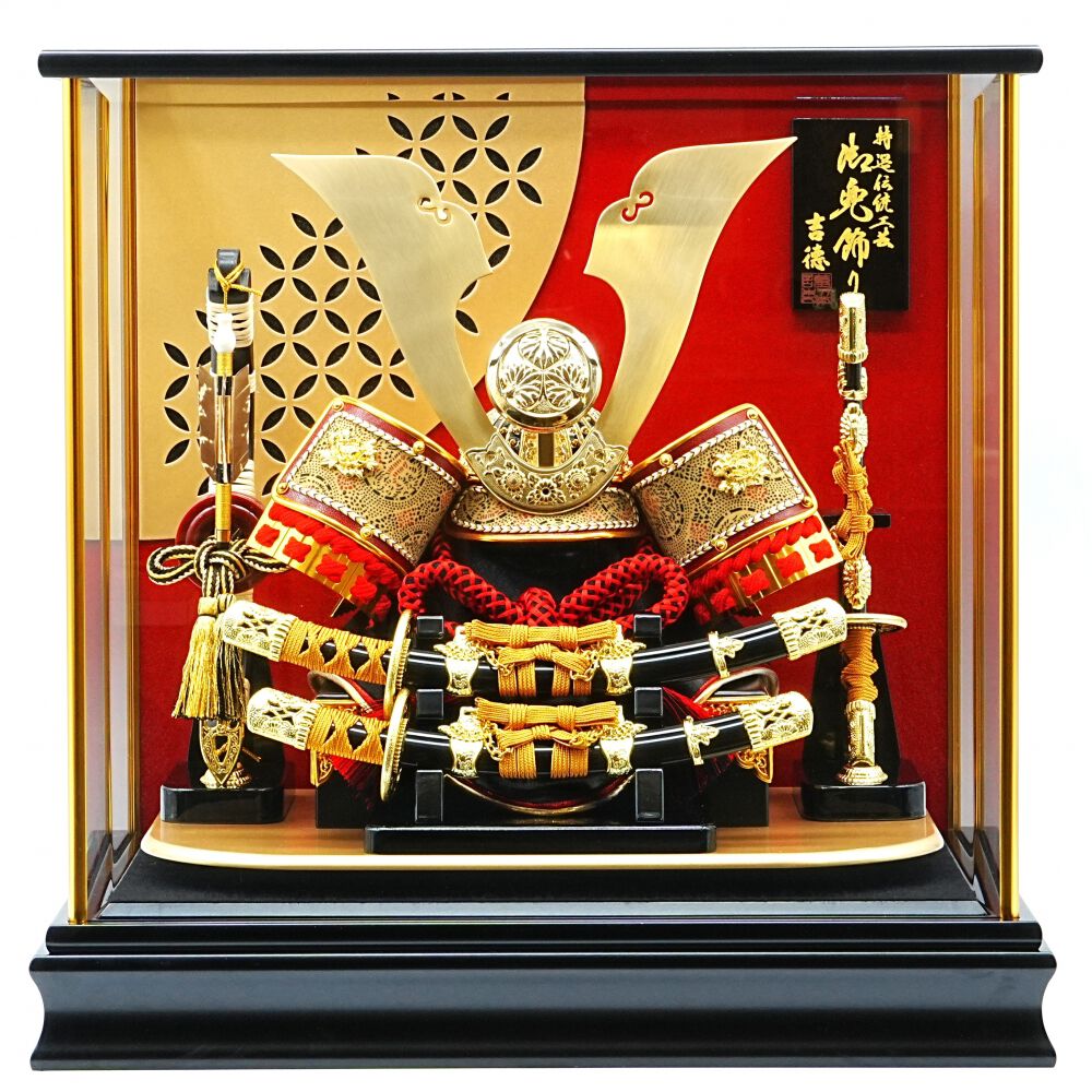 【ほぼ新品】五月人形 金鍬形焼桐　兜飾り ケース付き sw05067 ほぼ新品】五月人形 金鍬形焼桐 兜飾り ケース付き sw05067 - メルカリ