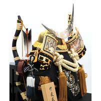 【五月人形】兜飾り ケース飾り「伊達政宗 牡丹彫金青黒ぼかし」 (538734) 男の子 トイザらス・ベビーザらス限定【メーカー直送】